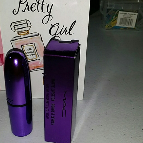 SOLD!!!!MAC ROUGE A' LE'VRES MATTE LIPSTICK - Picture 4 of 4