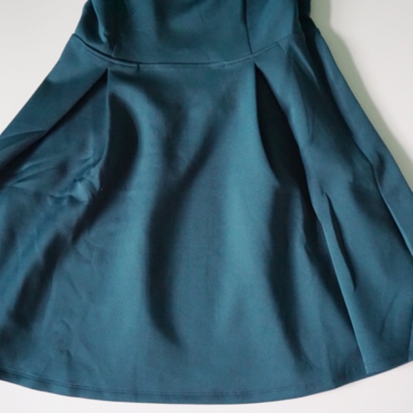 BRAND NEW A&F HIGH NECK NEOPRENE DRESS SIZE LARGE - Picture 4 of 4