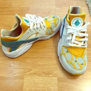 Nike Air Huarache (men's) 9.5