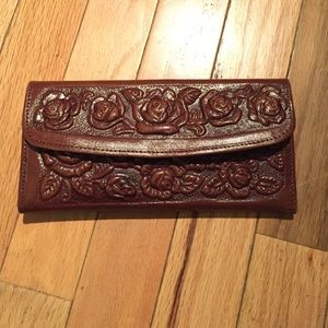 Chocolate brown leather rose tooled wallet 🌹