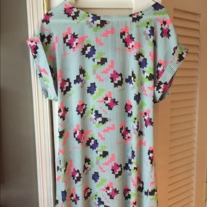 Tunic with cut out detailed back