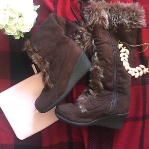 Brown boots with the fur! Size 7