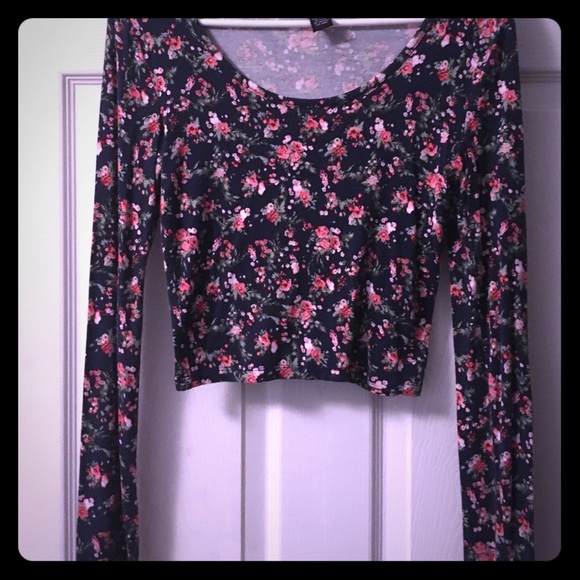 💓Long sleeve floral crop top