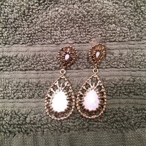 Kendra Scott Earrings- White and Gold