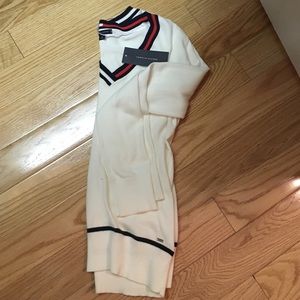 Classic Tommy Hilfiger Sweater