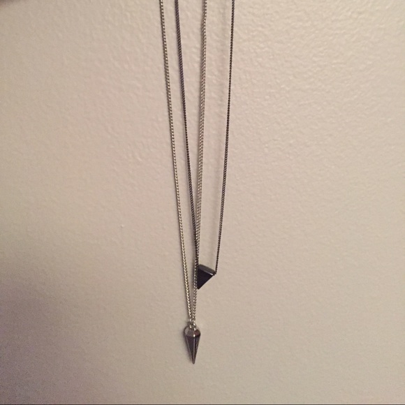 Double spiked necklace
