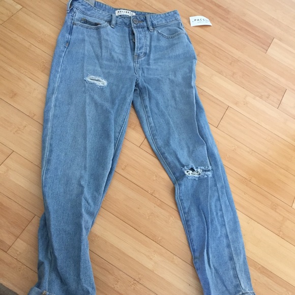 SOLD Boyfriend jeans - Picture 2 of 3