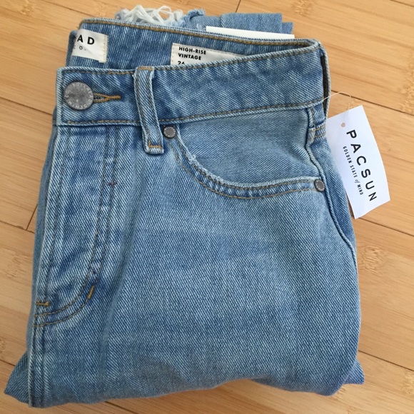 SOLD Boyfriend jeans - Picture 3 of 3