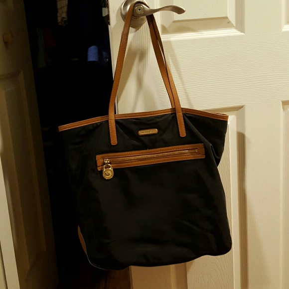 Michael kors black purse