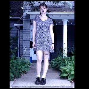 🌸BAND OF GYPSIES FLORAL LACE BACK DRESS🌸