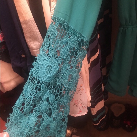 Belk Rumper - Picture 2 of 3