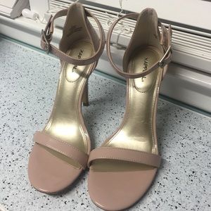 Nude Heels Size 6