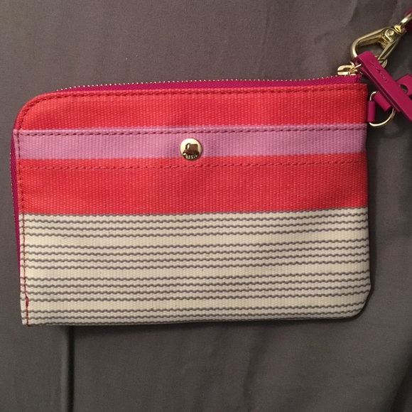 Fossil Wristlet 💗