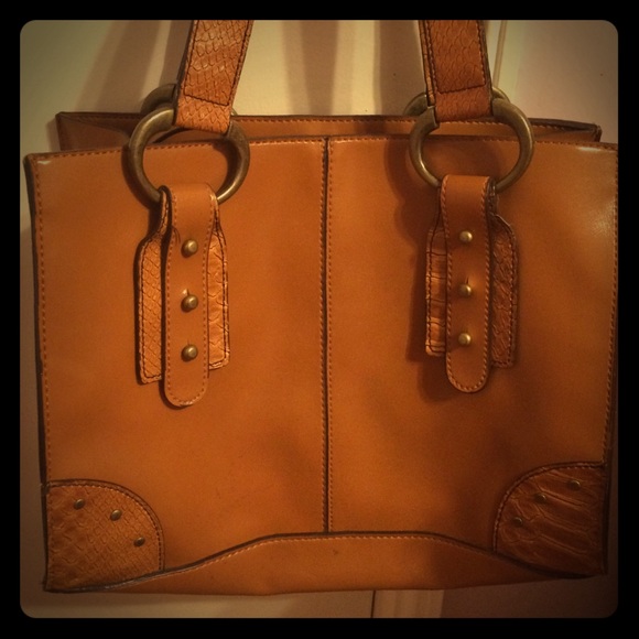 Beige shoulder bag