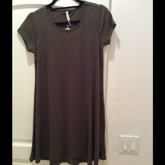 OLIVE TSHIRT DRESS NWT