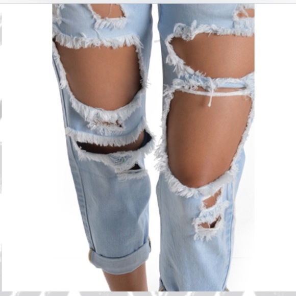 Distressed denim jeans! - Picture 3 of 4