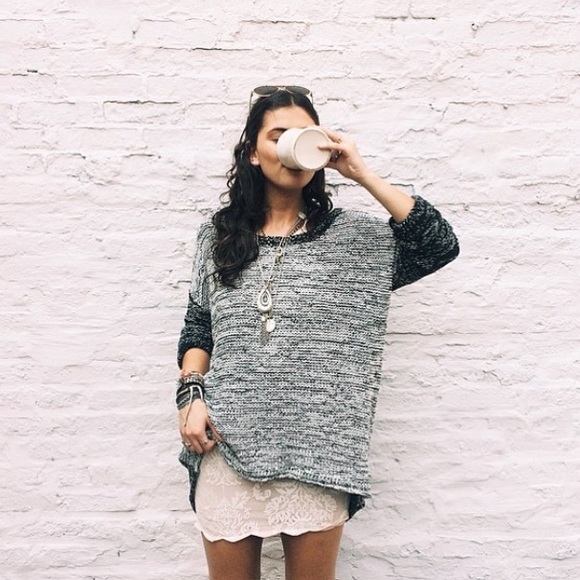 LF Exposed Open Back Sweater - Picture 4 of 4