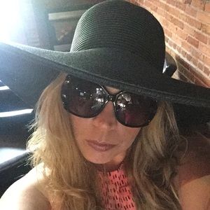 Meet your Posher, Dana