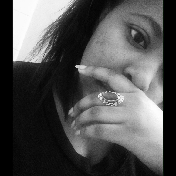 Meet your Posher, Zie'curria - Picture 1 of 1