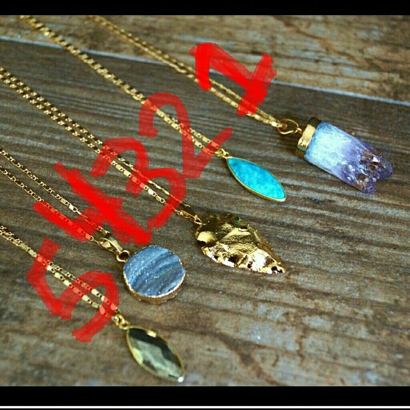 Function and fringe necklaces - Picture 3 of 5