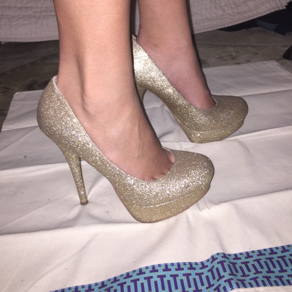 Heels - Picture 2 of 3