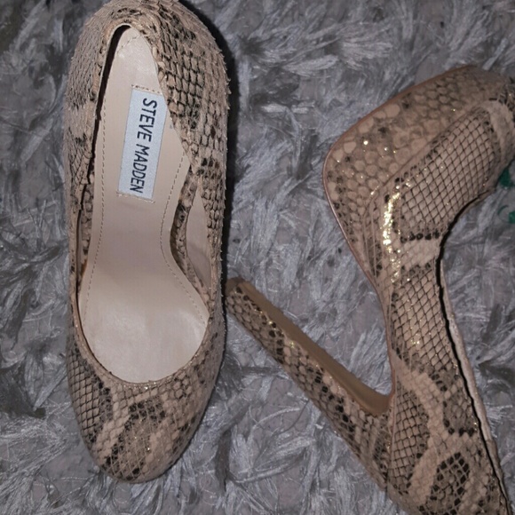 Steve Madden Pumps - Picture 1 of 2