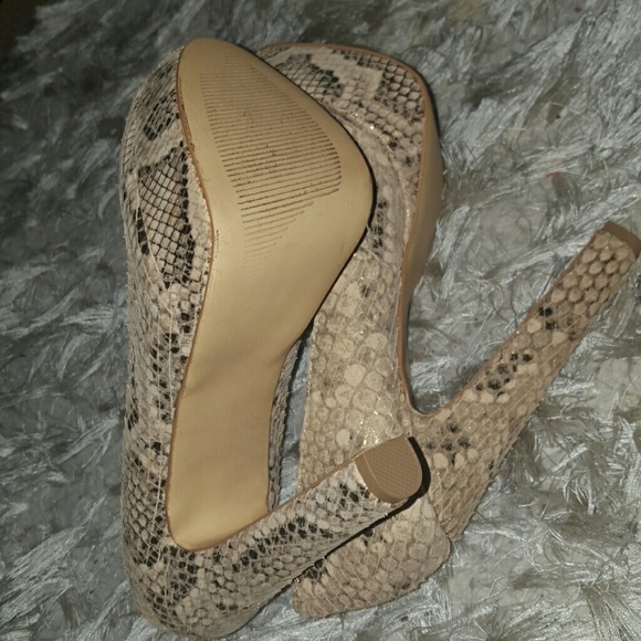 Steve Madden Pumps - Picture 2 of 2