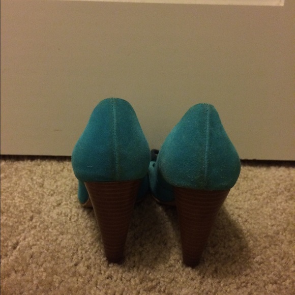 shoes - Picture 3 of 3