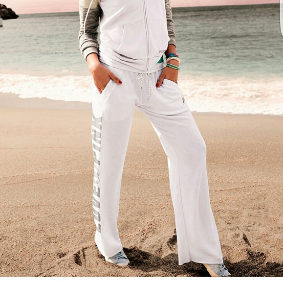 ISO OF THESE WHITE SWEATS IN XS-S - Picture 2 of 2