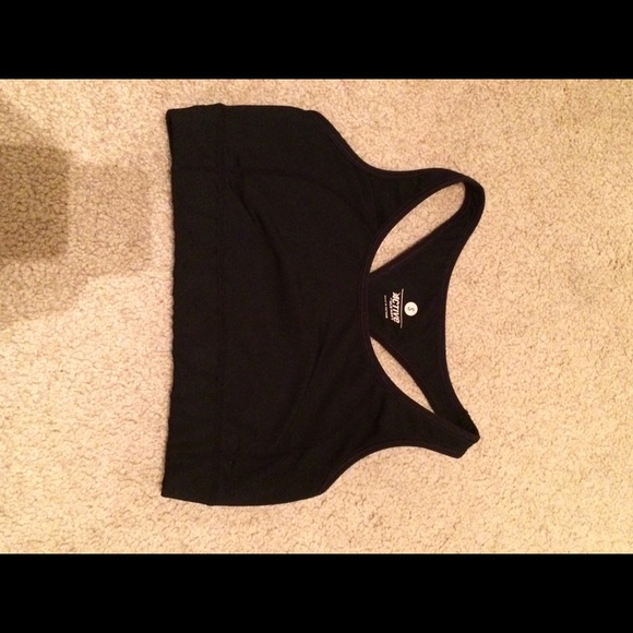 Black sports bra