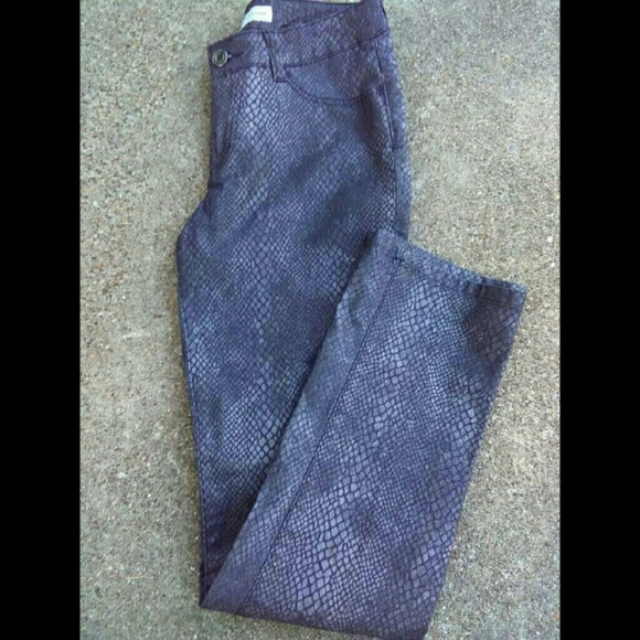 chico's platinum denim snake print jeans Size 00 R