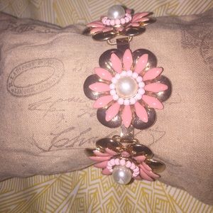 Pearl & Flower Bracelet