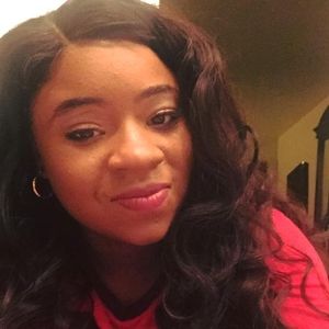 Meet your Posher, Dominique