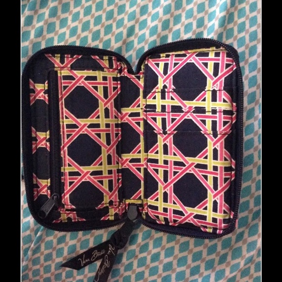 Vera Bradley wristlet - Picture 2 of 4