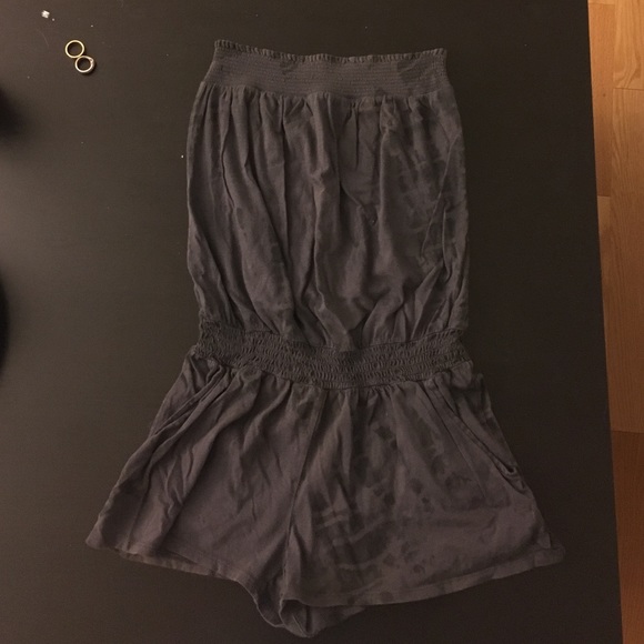 Dark gray tie dye strapless romper