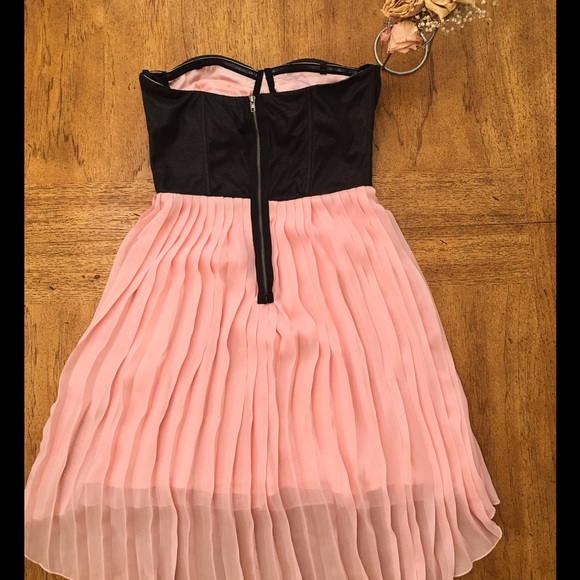 Like New Corset Top Black/Pink - Picture 4 of 6