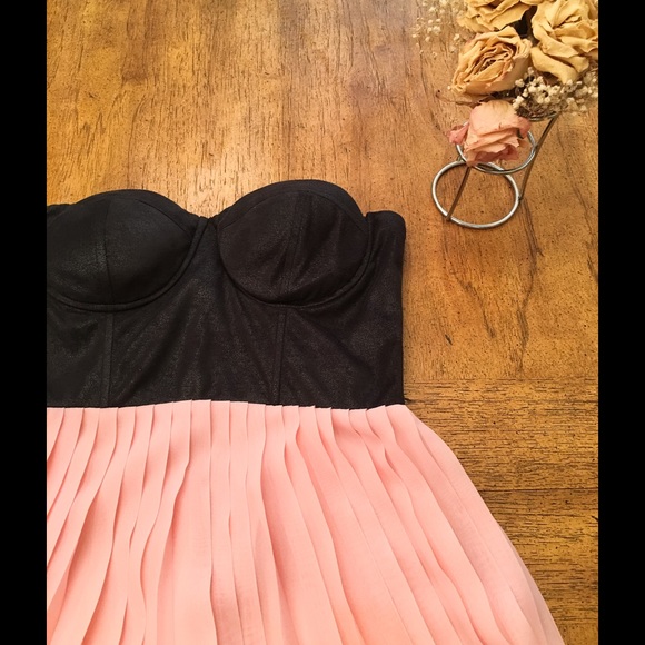 Like New Corset Top Black/Pink - Picture 5 of 6