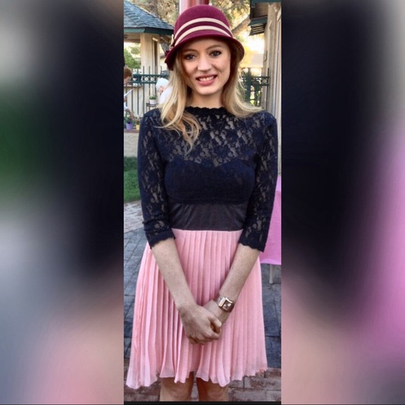 Like New Corset Top Black/Pink - Picture 6 of 6