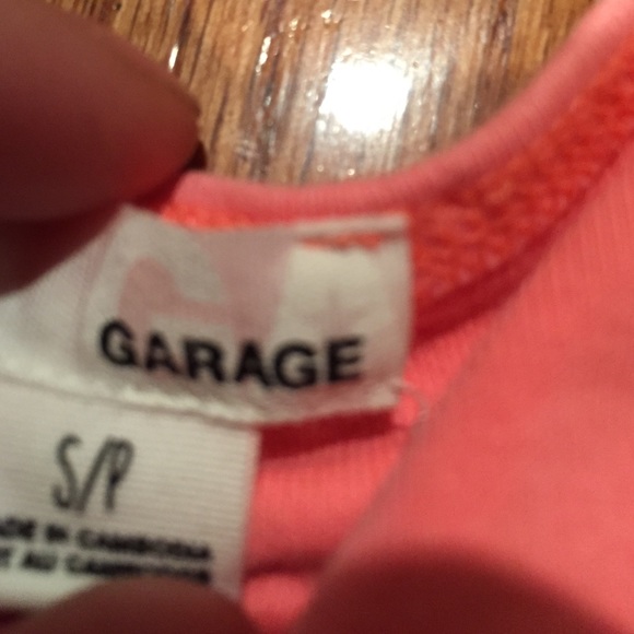 Neon Pink Cropped Sleeveless Top - Picture 3 of 3