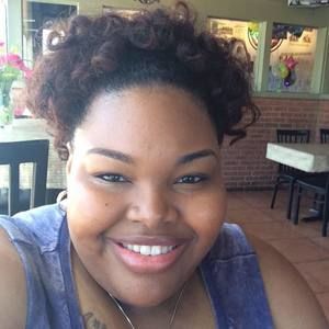 Meet your Posher, Nia