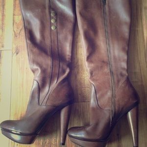 Steve Madden camel colored heeled boots 7.5
