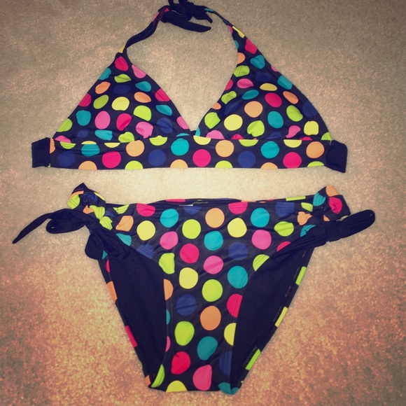 Two piece bikini - Picture 3 of 5