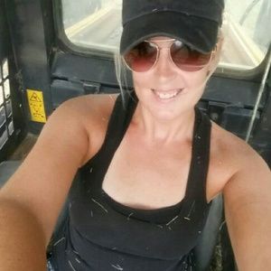 Meet your Posher, Kendra