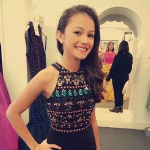 Meet your Posher, Anahi