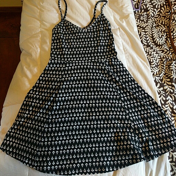 American Eagle Outfitters Dresses & Skirts - Adorable dress FLASH SALE!!