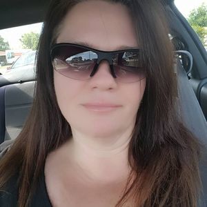 Meet your Posher, Cynthia