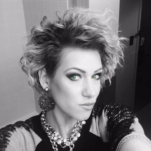 Meet your Posher, Crystal