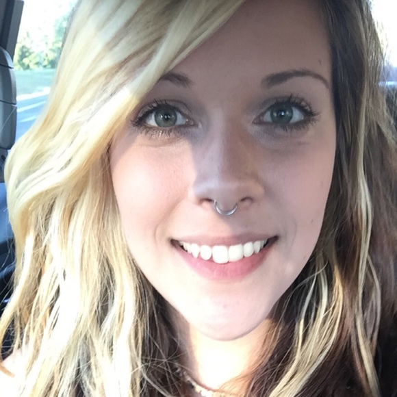 Meet your Posher, Lisa