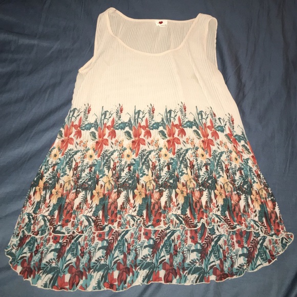 Pleated floral tan tank top