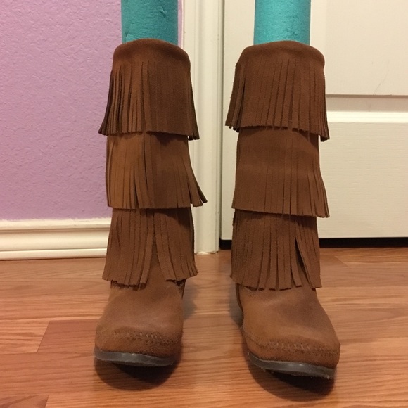 Fringe boots